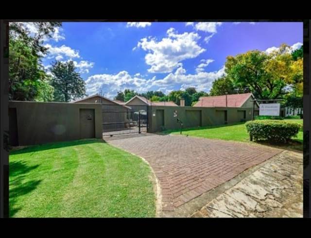 8 BEDROOM HOUSE FOR SALE IN ESSEXWOLD